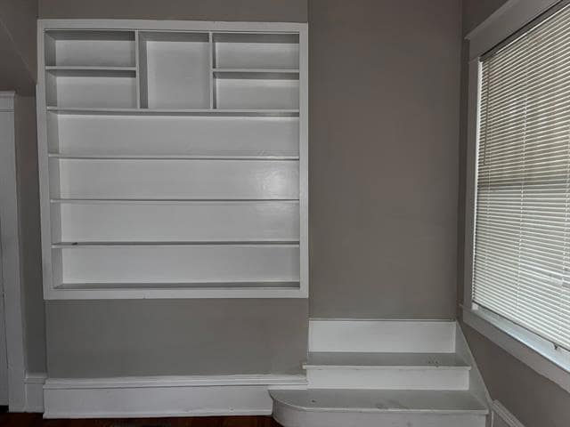 Building Photo - 727 Glendale St