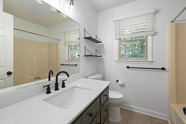 Building Photo - 3804 Zenith Pl