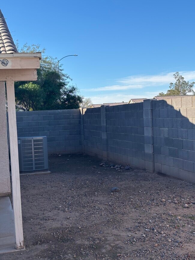 Building Photo - 1925 N Ashland