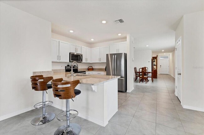 Building Photo - 3293 Hilltop Cir