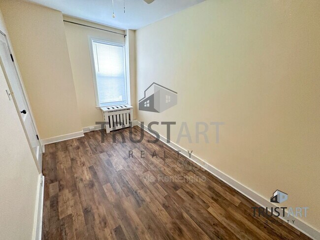 Building Photo - 2834 E Venango St