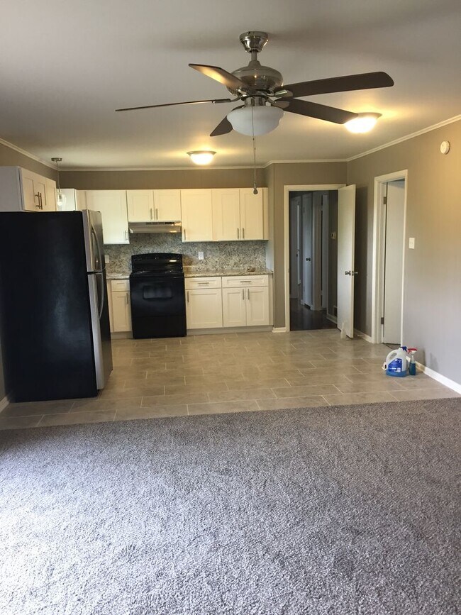 Building Photo - 408 Sierra Madre Dr