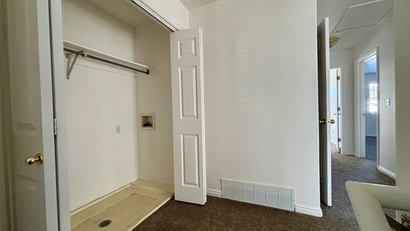 Building Photo - 631 W 20 N