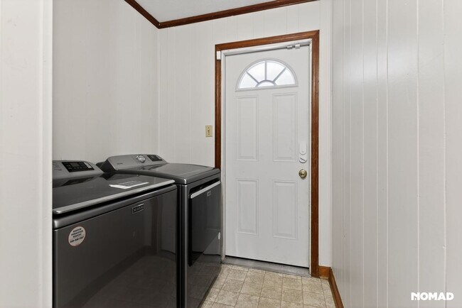 Building Photo - Peaceful 3BR Rancher Retreat on Wooded Lot