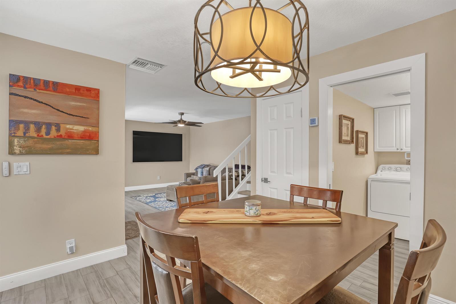 Building Photo - 923 Springdale Cir
