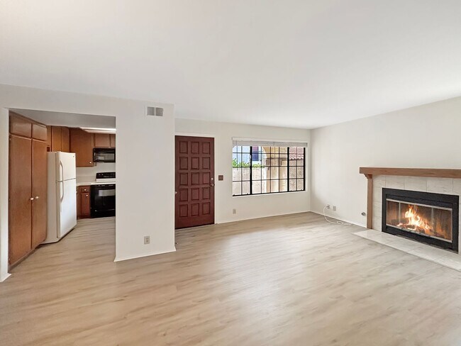 Primary Photo - Charming 2BD/2BA Condo in La Jolla Village...