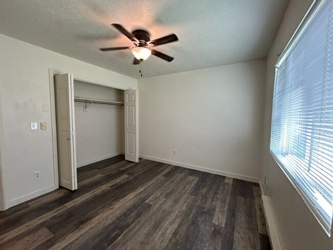 Building Photo - 2140 Elizabeth Blvd
