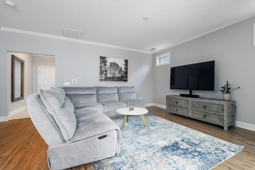 Building Photo - 243 Parkgate Ct