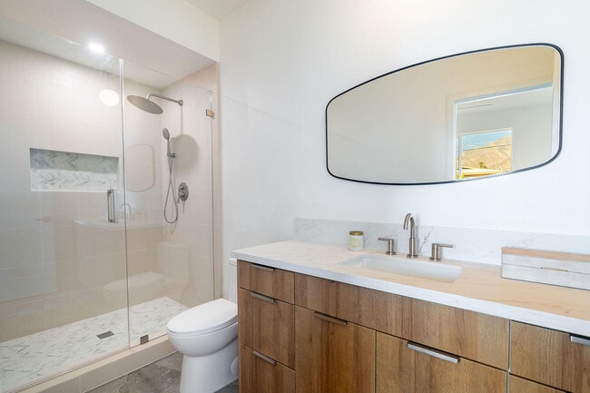 Building Photo - 361 W Sunview Ave