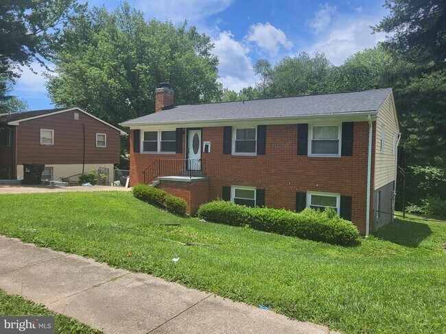 Building Photo - 13416 Hillendale Dr