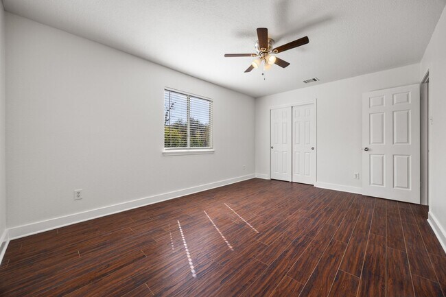 Building Photo - Charming Family Home in Highly Sought-Afte...