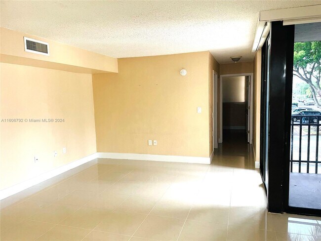 Building Photo - 3601 SW 117th Ave