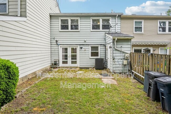 Building Photo - 12526 Woodstock Dr E