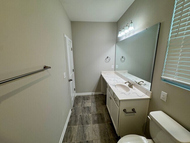 Building Photo - Roomy Ranch in Indian Trail