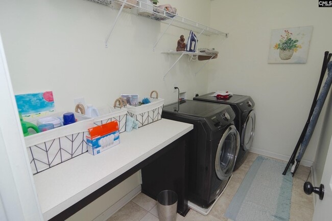 Building Photo - 212 Glossy Green Ln