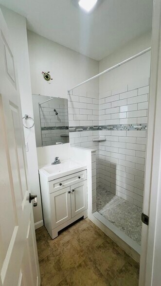 Building Photo - 38 Hemenway St