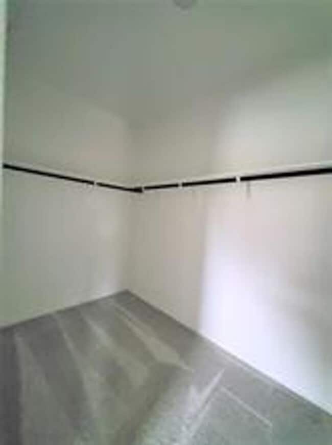 Building Photo - 3 Bedroom with Flex Space Available NOW!