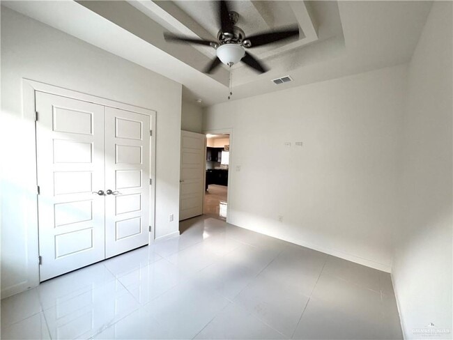 Building Photo - 18 Sabercat Ave