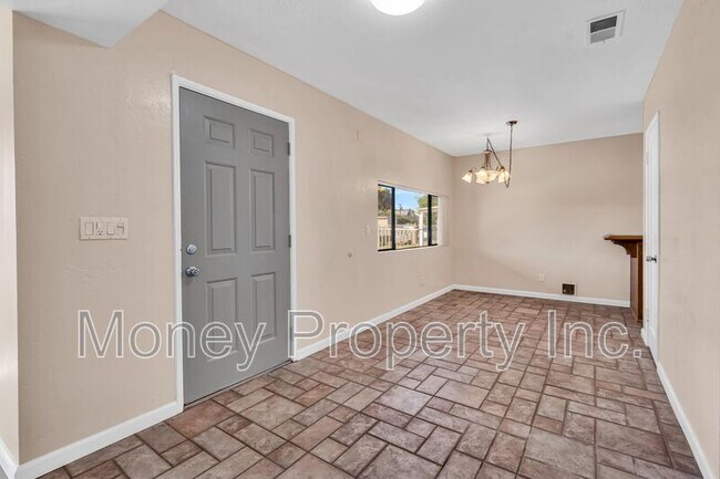 Building Photo - 622 Patricia Ln