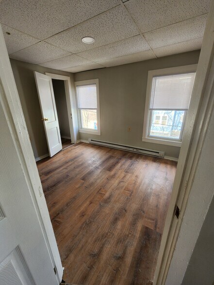 Building Photo - 11 Pearl St