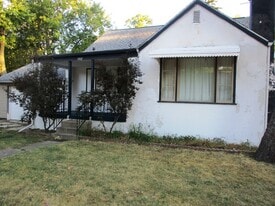 Building Photo - 502 E Willow St