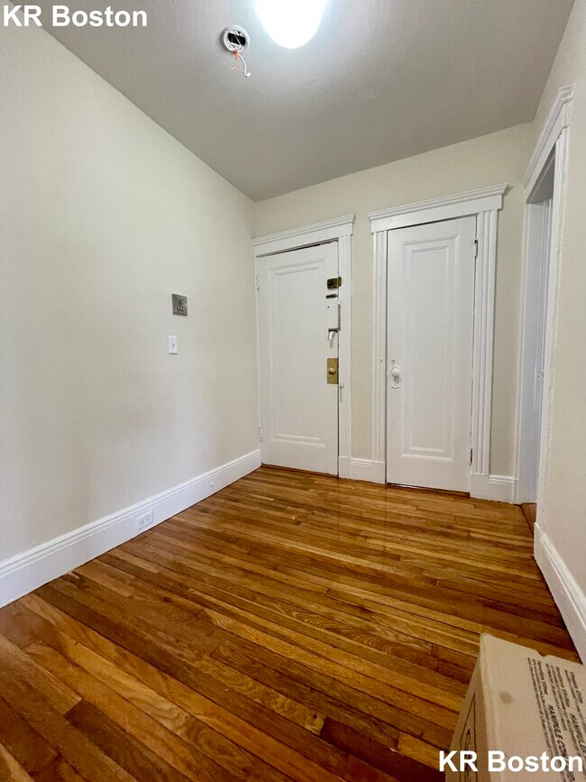 Building Photo - 1381 Boylston St