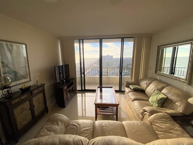 Building Photo - 3851 Boardwalk