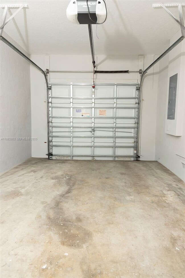 Building Photo - 5662 Enclave Pl