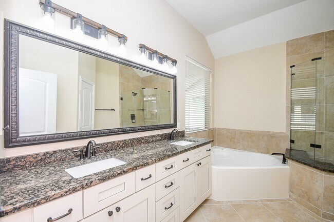 Building Photo - 23310 Isola St