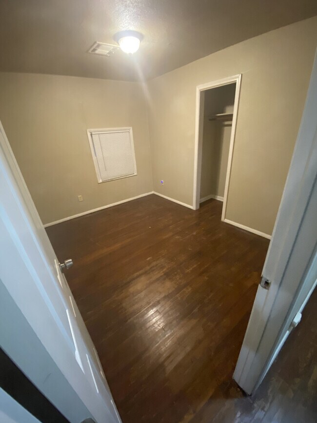 Building Photo - North Tulsa Home
