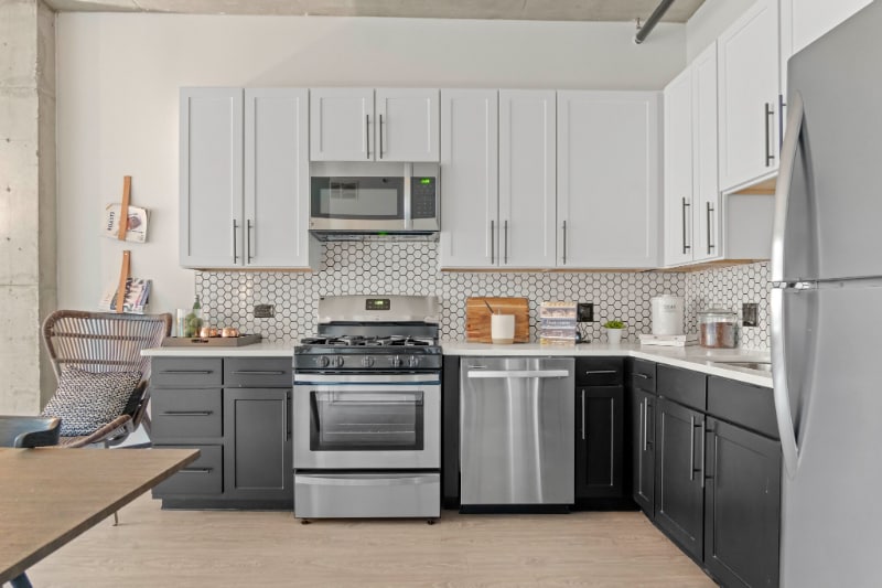 Building Photo - 2 E 14th St