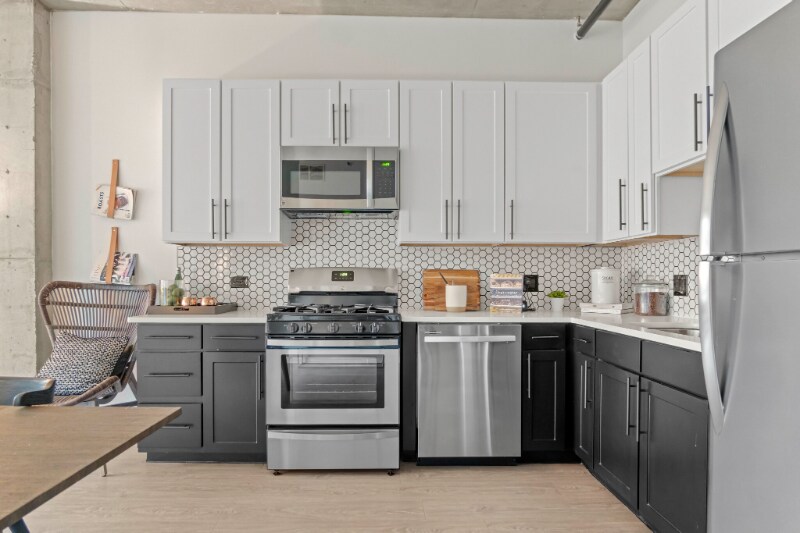 Building Photo - 4 E 14th St