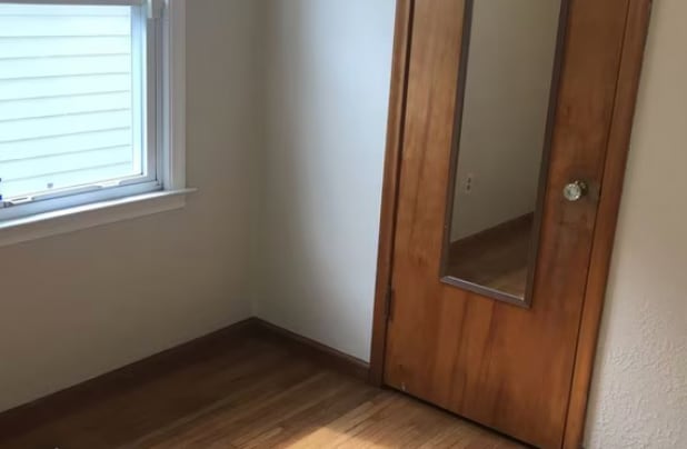 Building Photo - 308 Majestic Dr