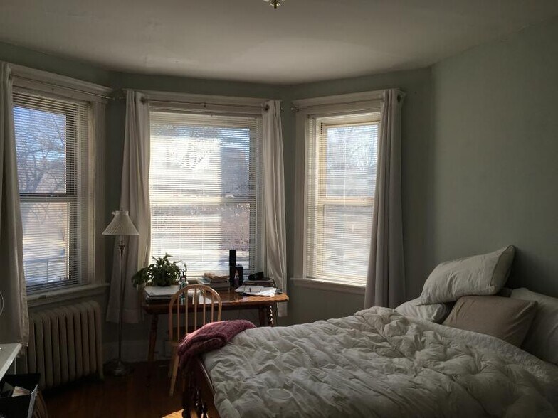 Building Photo - 55 Park Dr