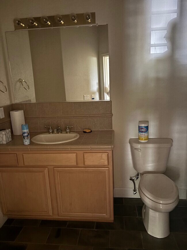Building Photo - 6615 Aston Cir