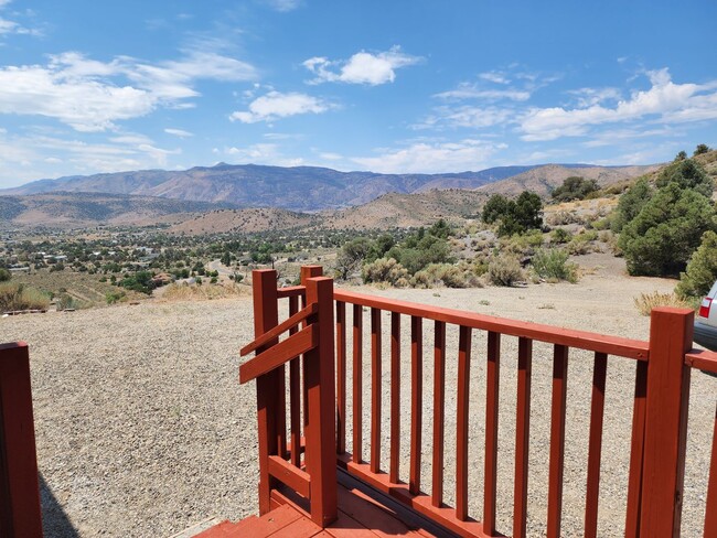 Building Photo - Large manufactured home in Topaz Ranch Est...