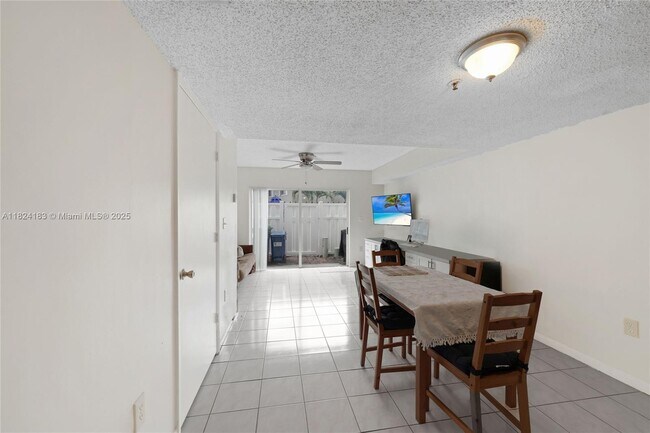 Building Photo - 139 Riviera Cir