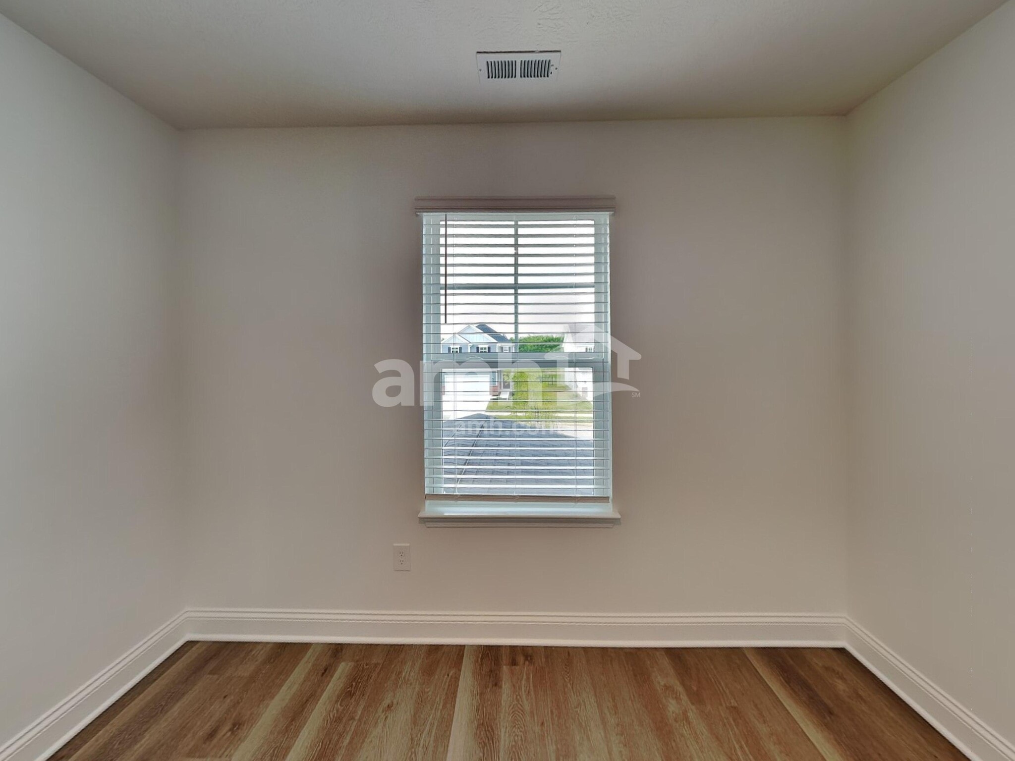 Building Photo - 9202 Henley Ave