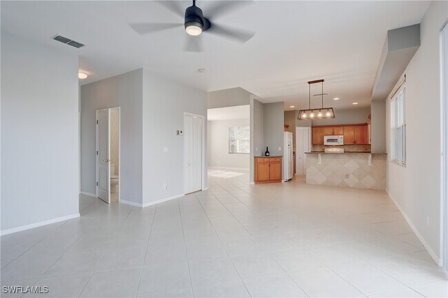 Building Photo - 25680 Springtide Ct