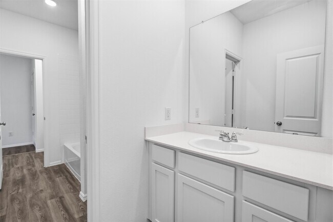 Building Photo - 5111 Winslow Grv Dr