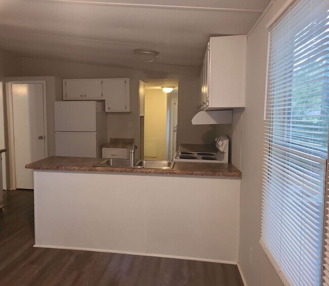 Building Photo - 1029 Grays Dr