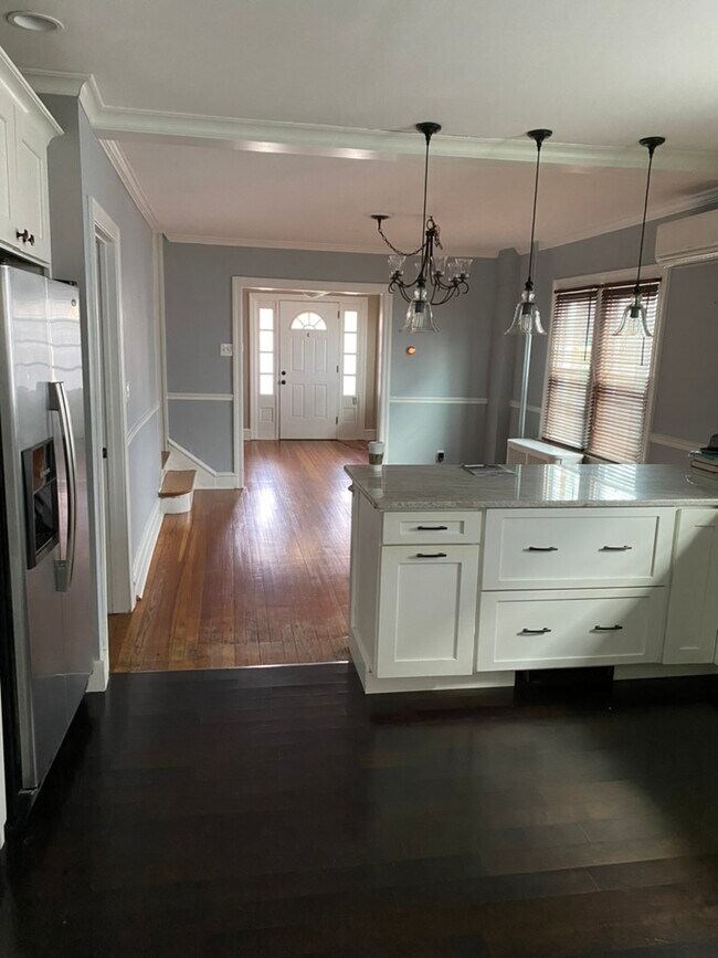 First floor vacant - 2432 E County Line Rd