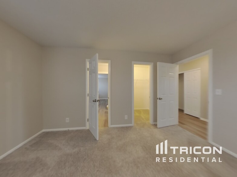 Building Photo - 9638 Lansing Cir