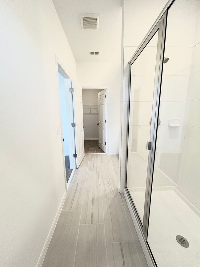 Building Photo - Brand New 3/2.5 Modern Home with a Loft an...