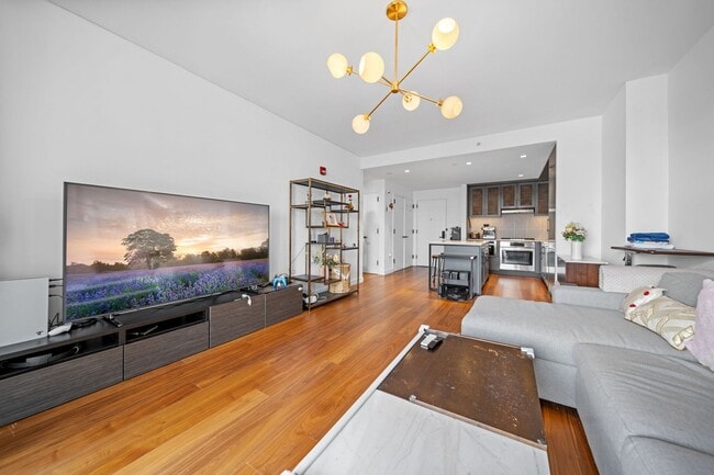 Building Photo - 2 Shore Ln