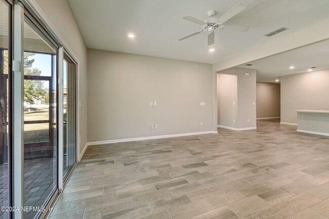 Building Photo - 15825 Stedman Lake Dr