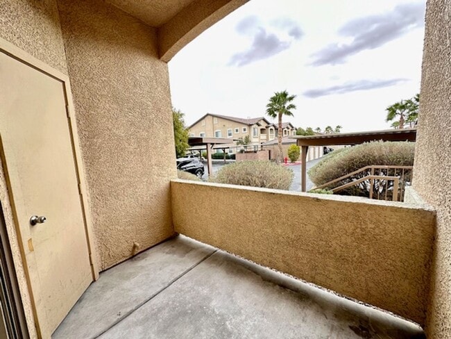 Building Photo - BEAUTIFUL GATED SOUTHWEST CONDO. 3 BEDS AND 2 BATHS. GROUND FLOOR.