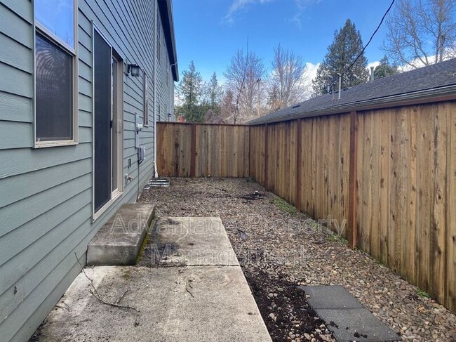 Building Photo - 1645 NW Kings Blvd