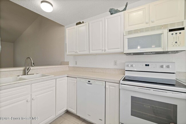 Building Photo - 115 Ocean Park Ln