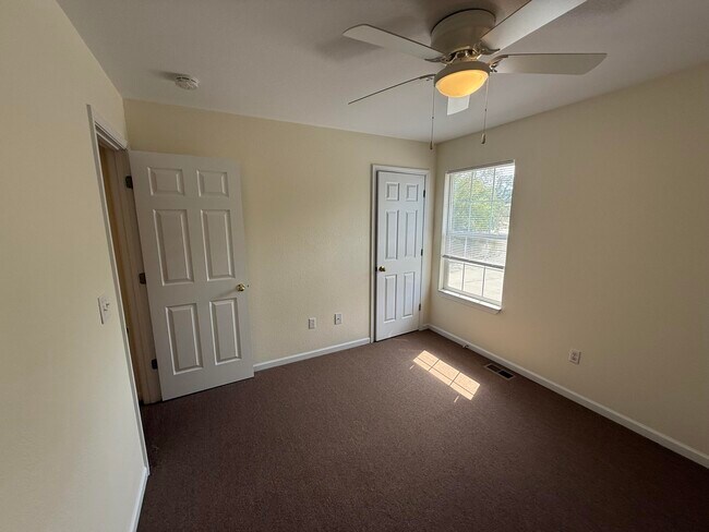 Building Photo - 1326 N Frideriki Dr